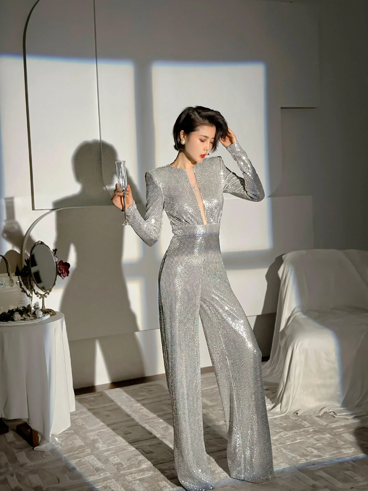 

Оригинальный вязаный костюм XULU с пайетками, ажурный, белый, приталенный, с высокой талией, с круглым вырезом, цельный комплект