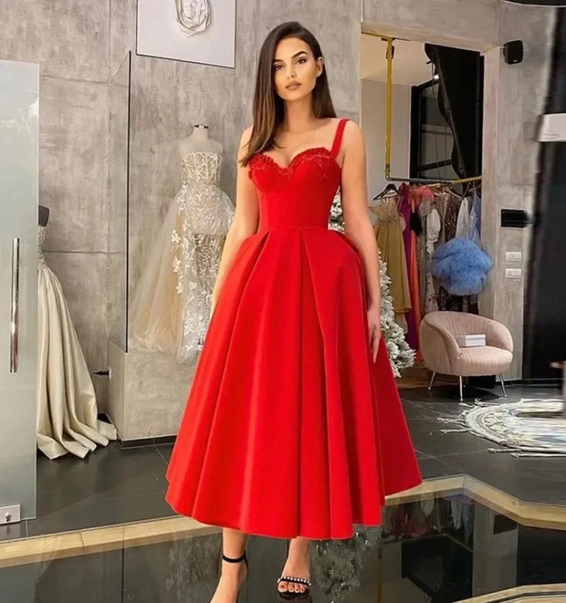 

2026 Red Soft Satin Evening Dresses Spaghetti Straps Sweetheart Lace Puffy Short Prom Party Gowns Tea Length Modern Vestidos