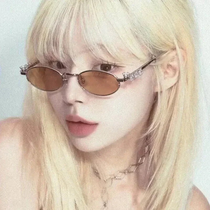Small Frame Diamond Color Changing Myopia Glasses Vintage Metal Photochromic Eyewear Blue Light Blocking Eye Protection Glasses
