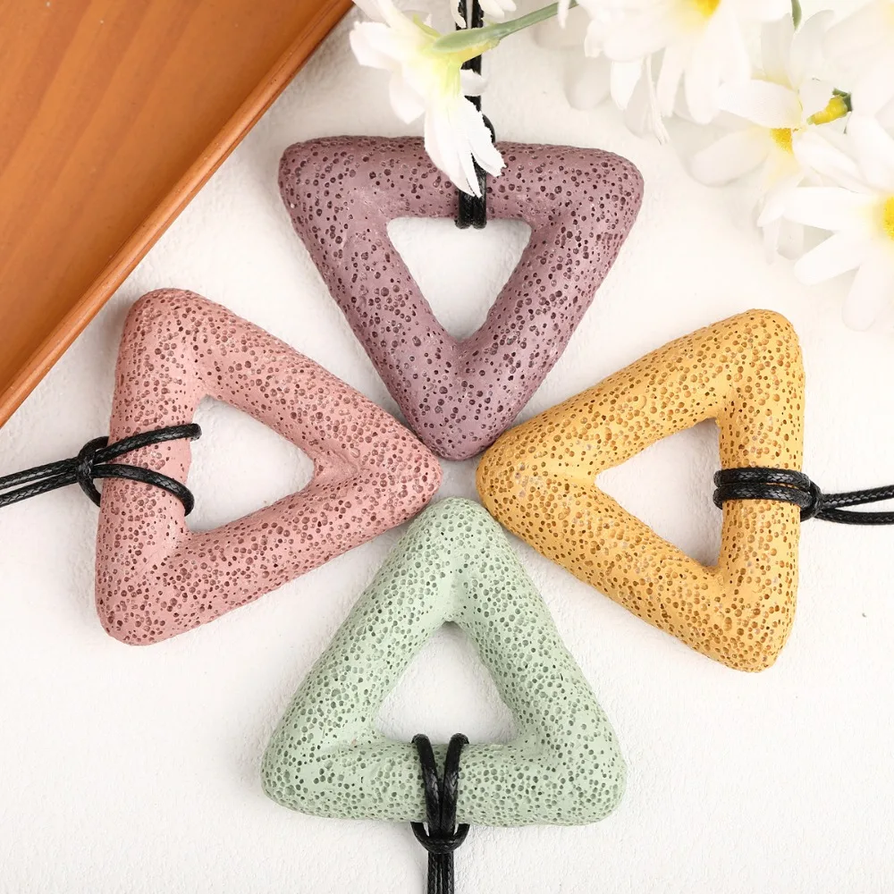 

Набор из 6 штук: Модные кулоны-диффузоры в форме треугольника из цветного вулканического камня (лава-рок) для эфирных масел, ожерелья, поделки, для женщин и мужчин