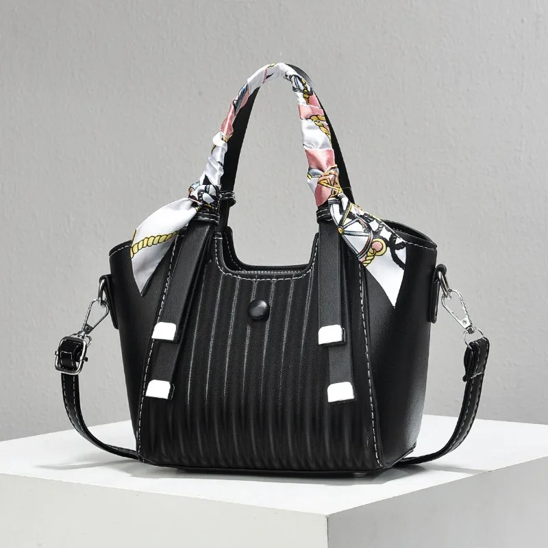 

Temperament Popular Simple Splicing High Sense Women Large Capacity Versatile Commuter Portable Trendy Bag Exquisite and Simple