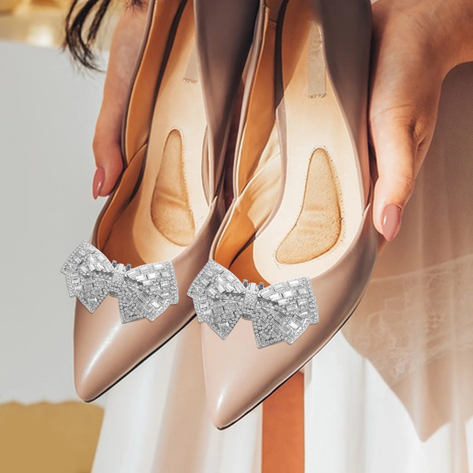 

2pcs Shoe For Women Rhinestone Bow Buckle Decor Detachable Rhinestone Shoe Charms High Heel Wedding Charms Crystal Accessories