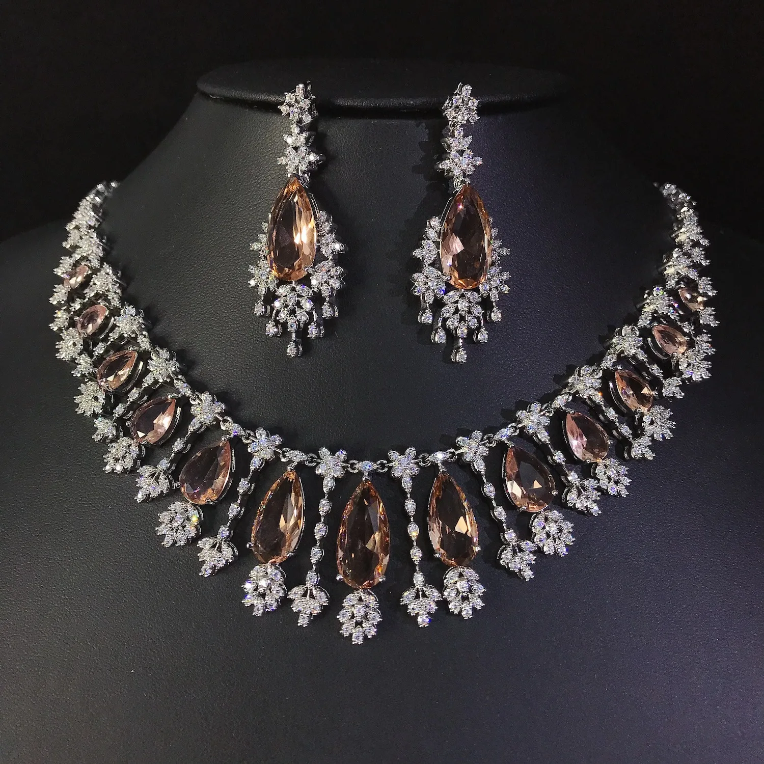 Luxury Waterdrop Zircon Flower Cluster Necklace & Long Earring Set, Silver Gradient Dangle Bridal Jewelry Set, High End Accessor