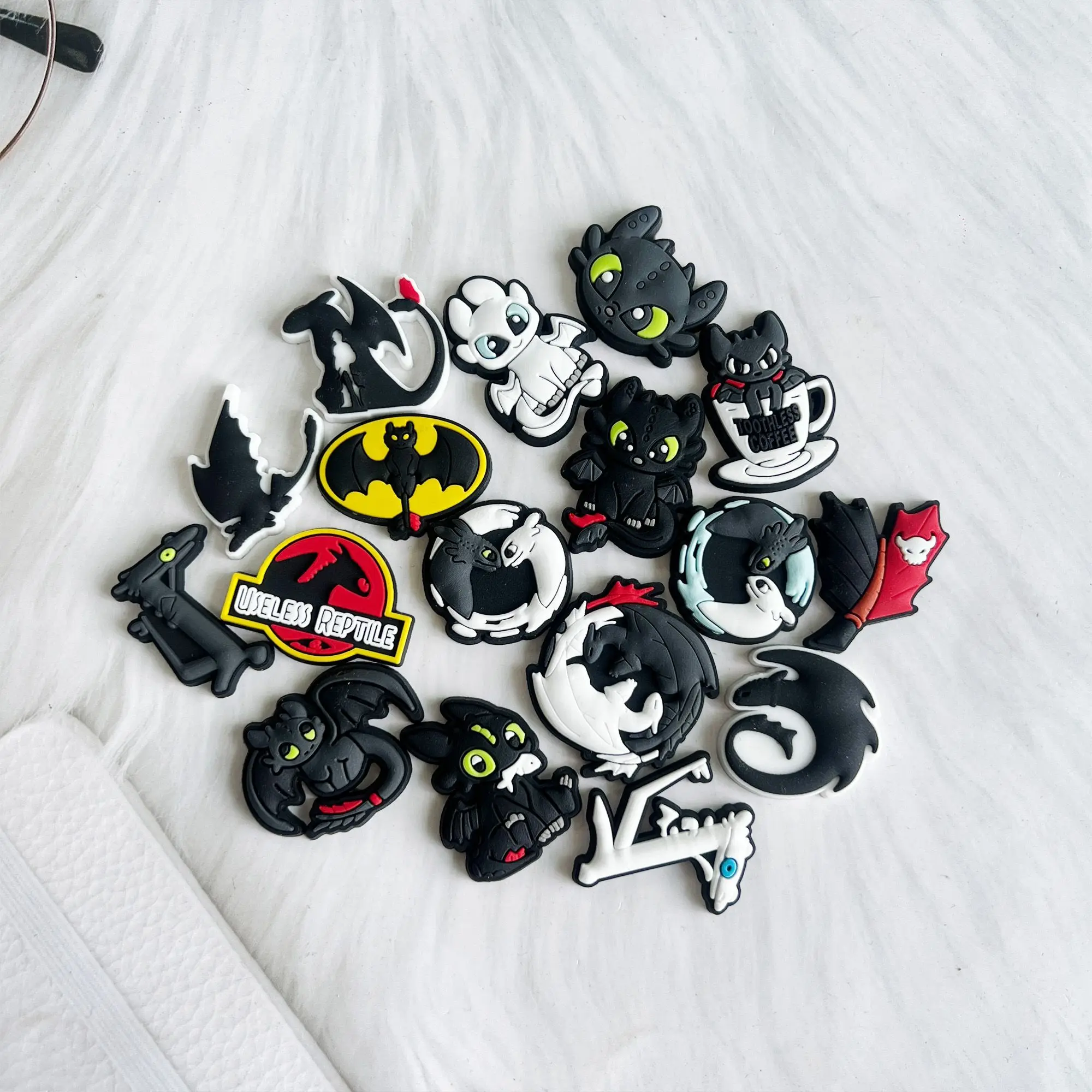 5-10pcs Cartoon Toothless Baby Clog Accessories Decorative DIY Parts Detachable Shoe Top Fun Novel Decorations view 6