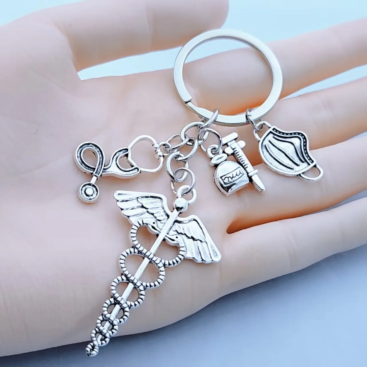Hot selling medical symbols, medical kits, masks, stethoscopes, keychains, pendants for doctors and nurses