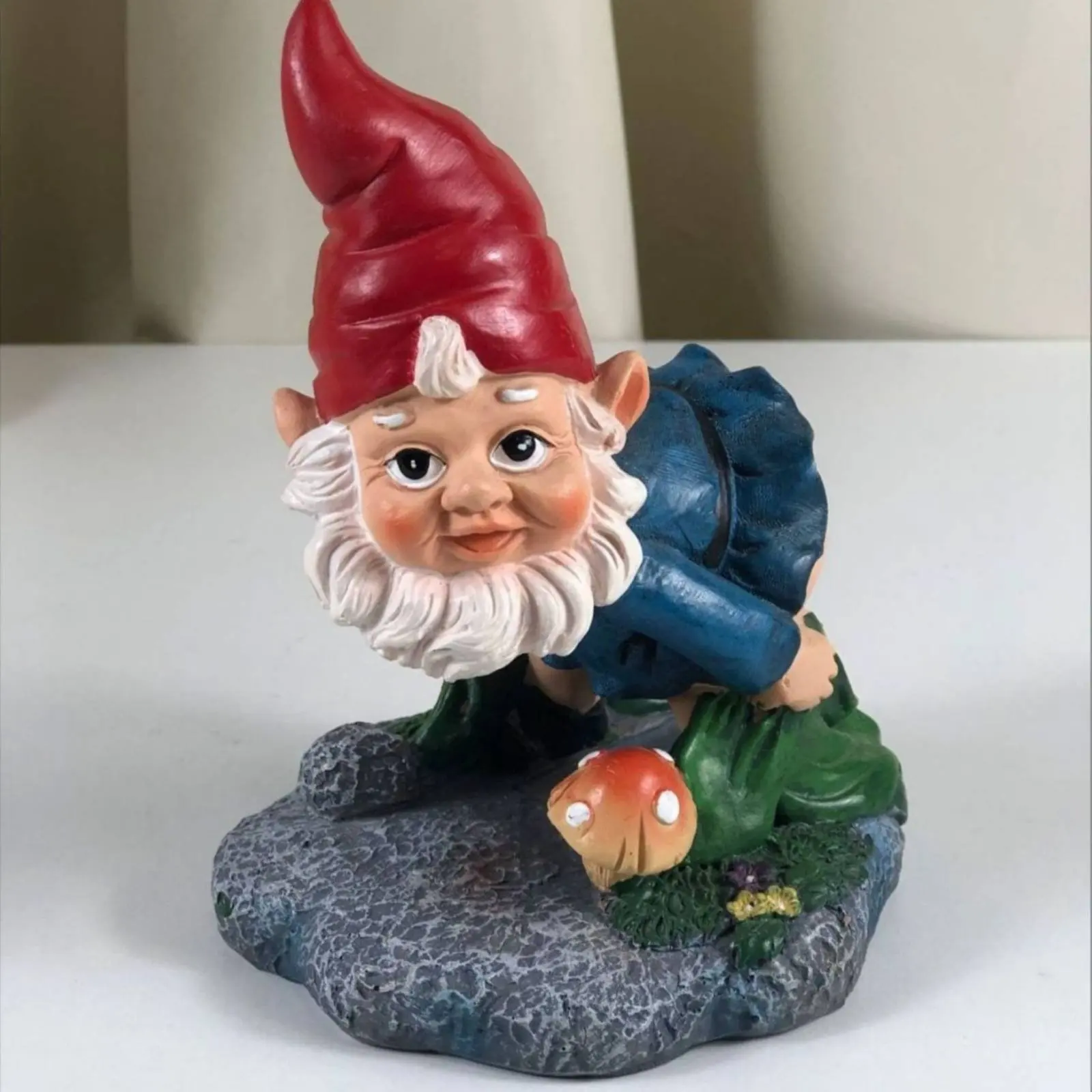 Moon Gnome Statue Outdoor Downspout Extender Cover Garden Gnome Ornament Long-Lasting Resin Drainpipe Statue Weather-Resistant view 3