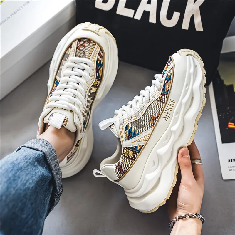 2024 Spring and Autumn Fashion Versatile Thick soled Casual Shoes Classic Men\'s Color blocked Lace up Running Sneakers men shoes