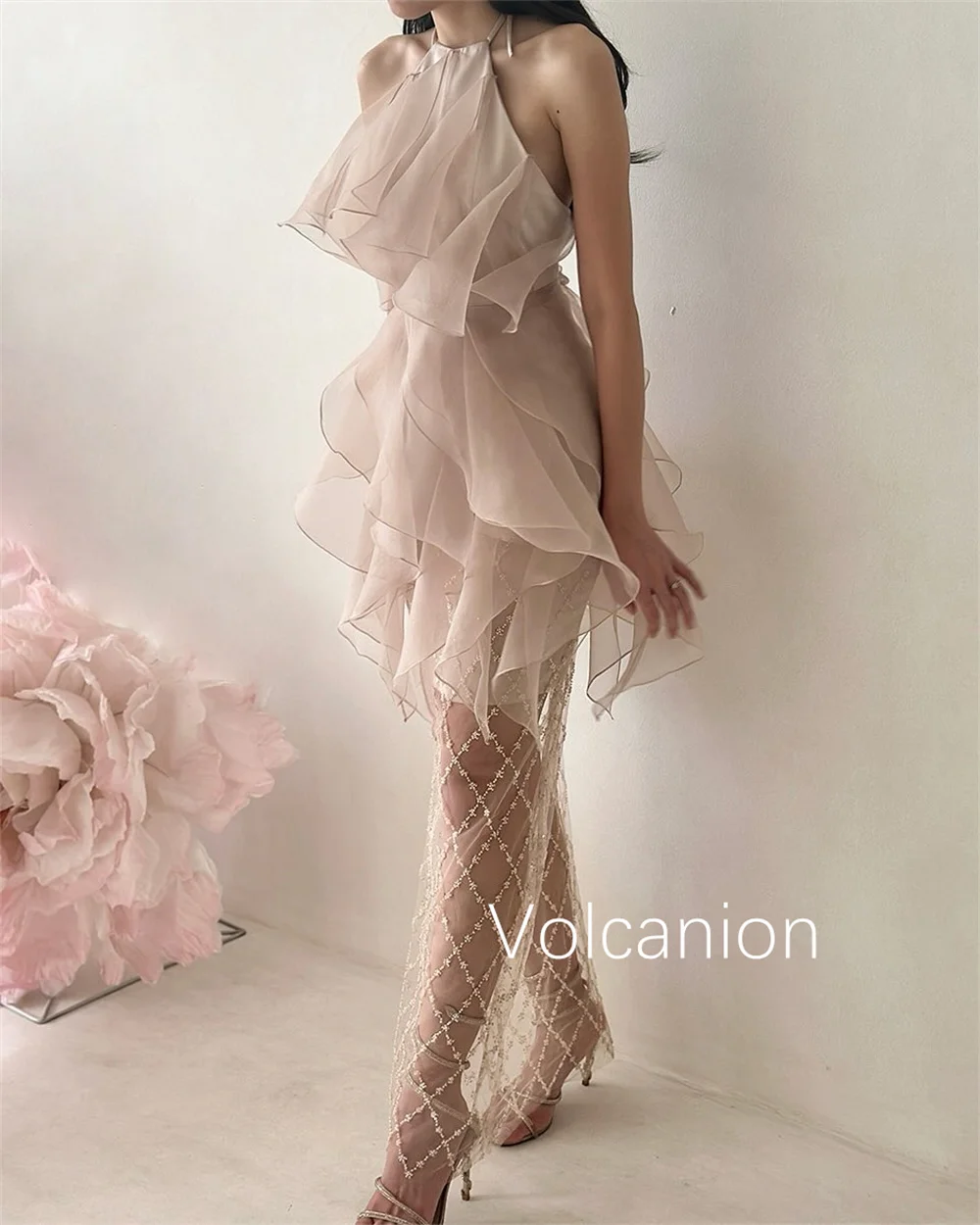 Vestidos midi con cuello halter recto y lentejuelas con volantes de organza personalizados Ocasión a medida Fiesta de cóctel Moda Estilo moderno