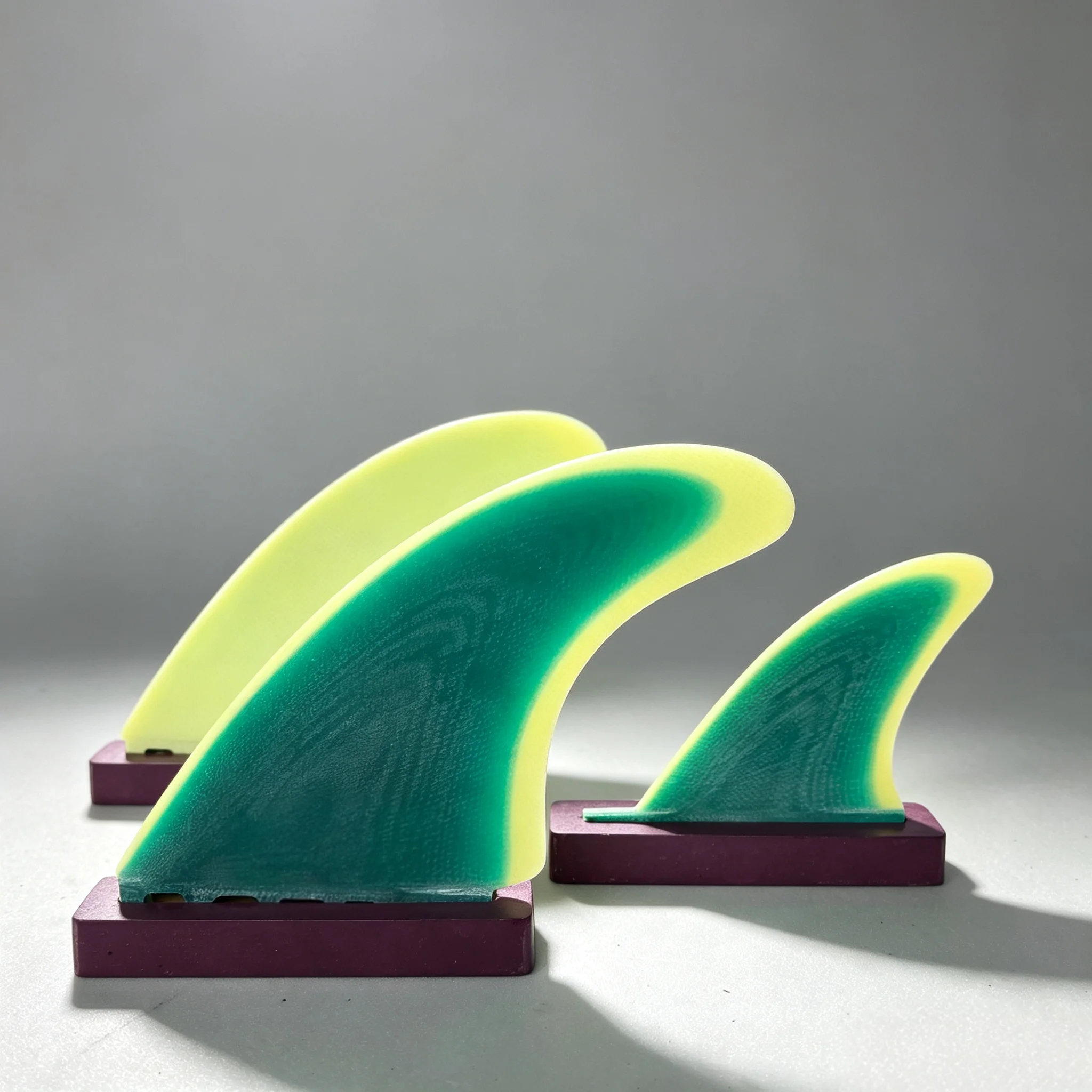 

FUT Surfboard Fins, 3-Piece Surfboard Fin Set, Professional Surf Fins, Multi-Layer Laminated Surfboard Fins, Durable and Non-Sli