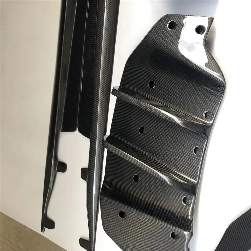 Carbon Fiber Body Kit Bumper Front Lip Diffuser Skirt Is Suitable for Corvette C7 Supercar