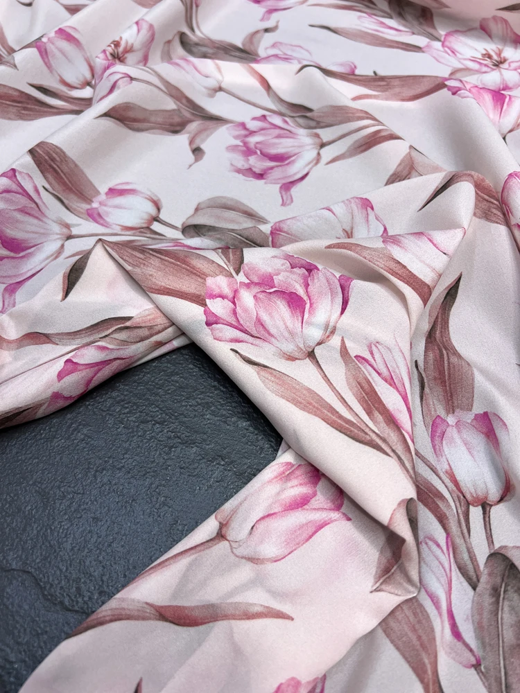 Fiori Bloom All Summer Silk Stretch Double Georgette Wrap gonna Dress Fabric 93% seta di gelso, 7% Spandex 18 momme