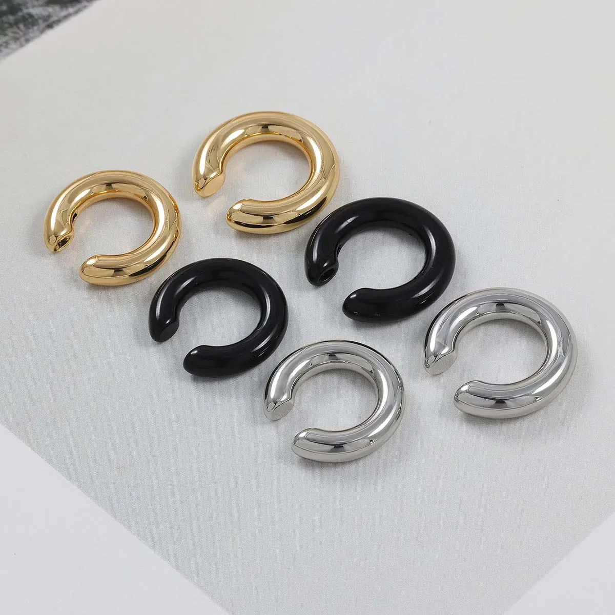 1pc Exaggerated C-Shaped Non-Piercing Nose Ring Fake Piercing Non-Piercing Ear Bone Clips For Men Ear Cuff Earrings view 6