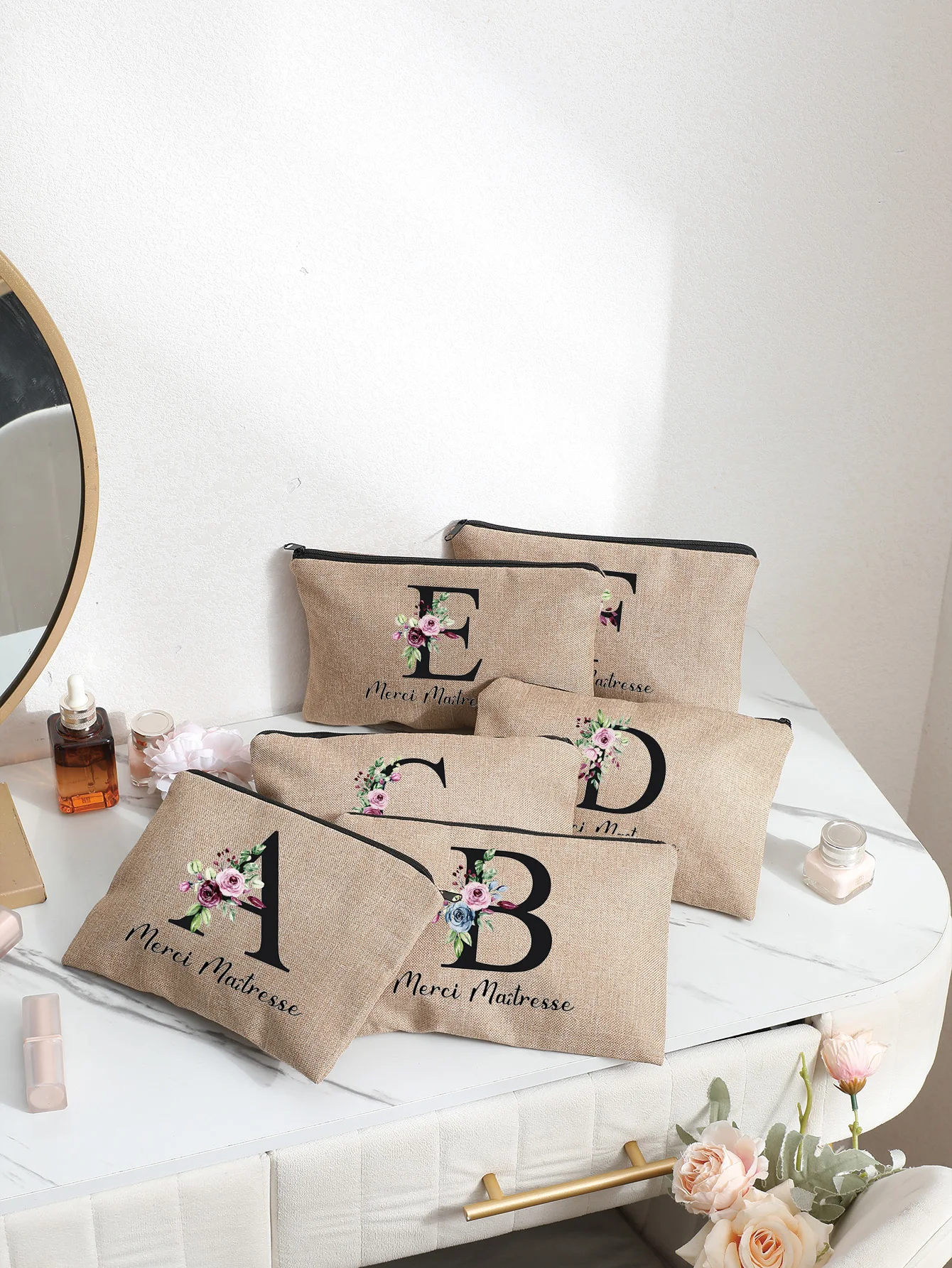 

2026 New Style Floral Letter Merci Maitresse Text Printed Linen Toiletry Bag Linen Makeup Bag Simple Wedding Travel Storage Bag