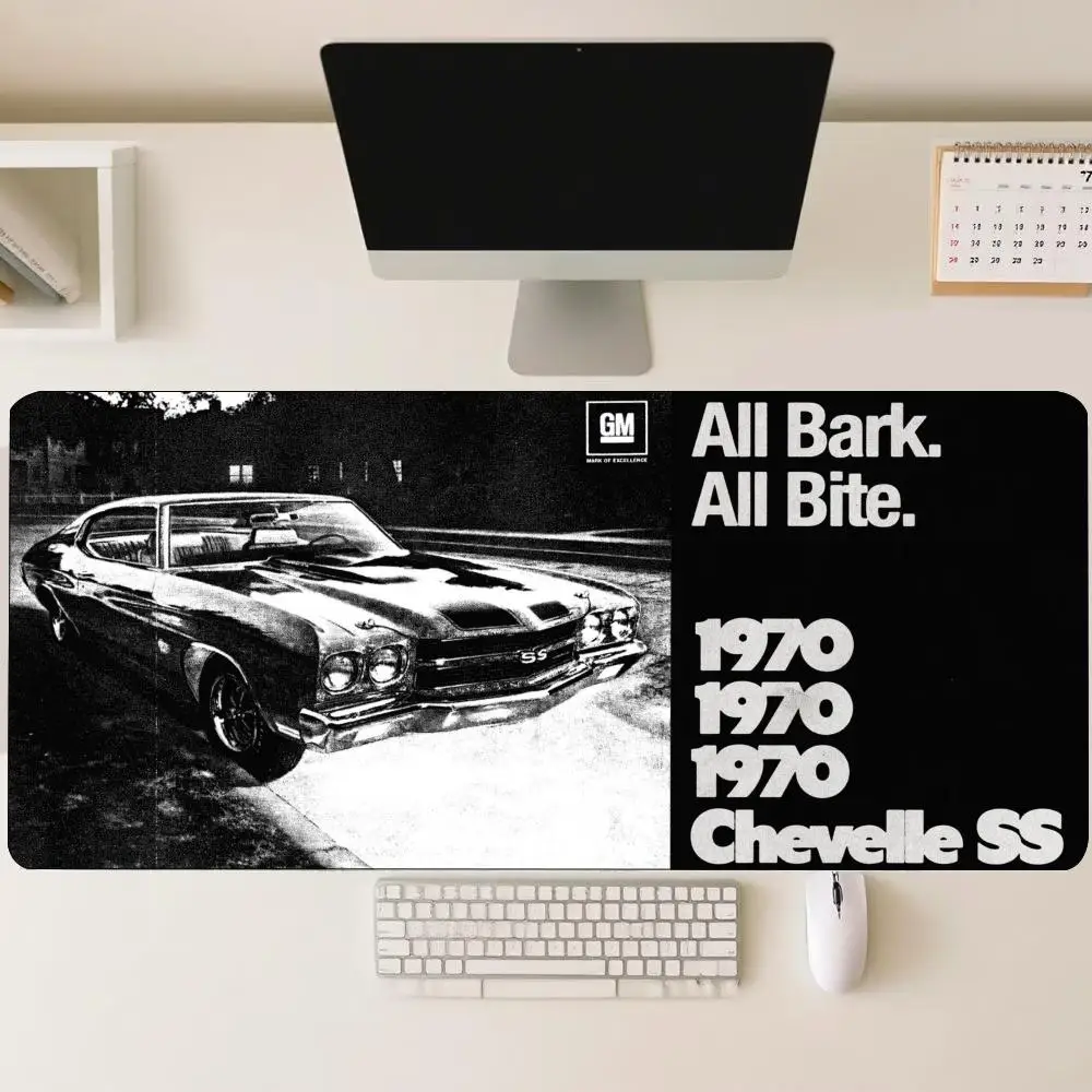 Vintage Muscle Car Large Mouse Pad Non-Slip Rubber Stitched Edges HD Print Desk Mat Gaming Office Laptop Workstation