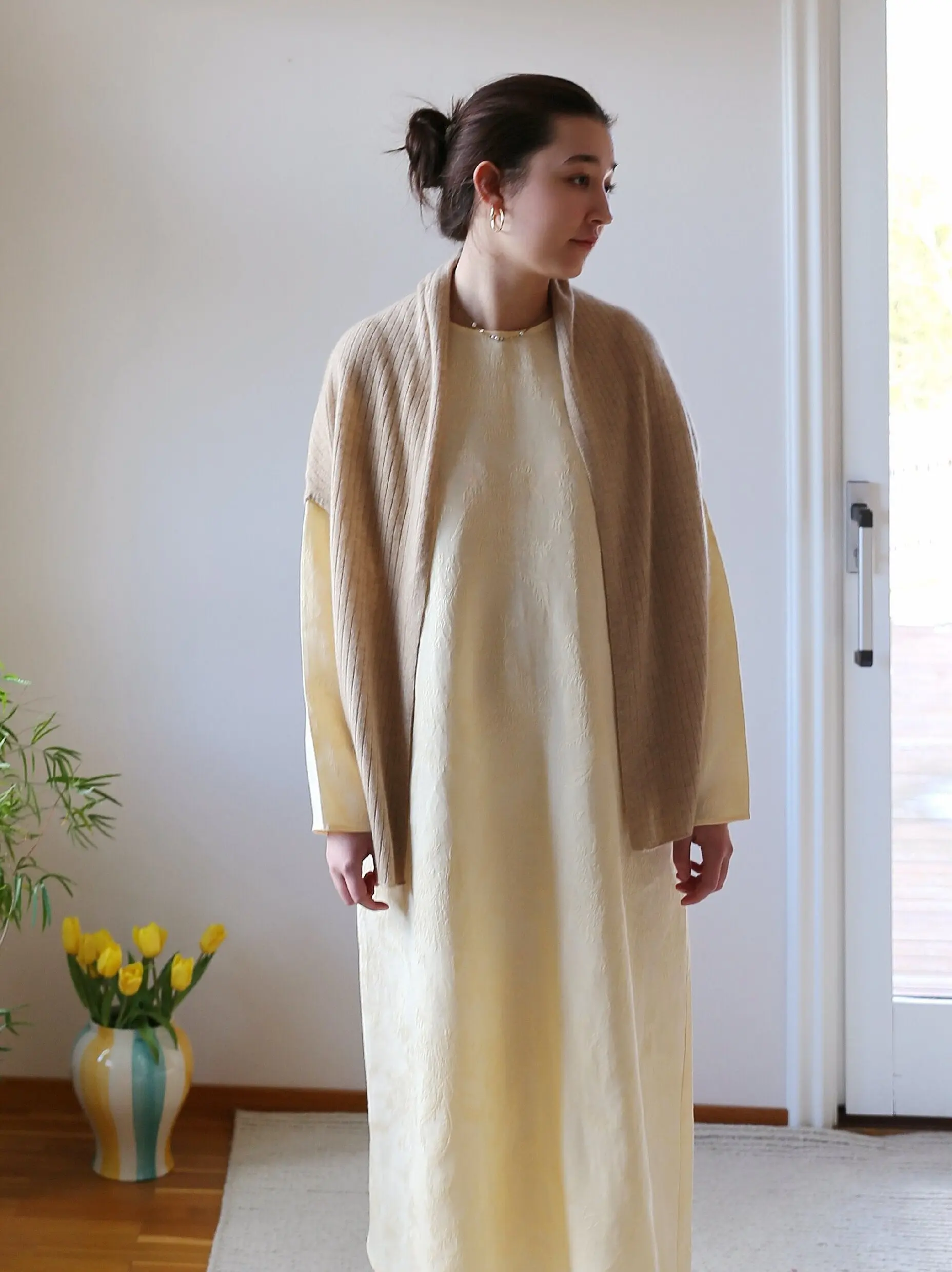 

Ультрамягкий длинный жилет-накидка из чистого камаре, цвет мандариново-оранжевый, женский, модный, весна 2024, традиционный китайский стиль, топ