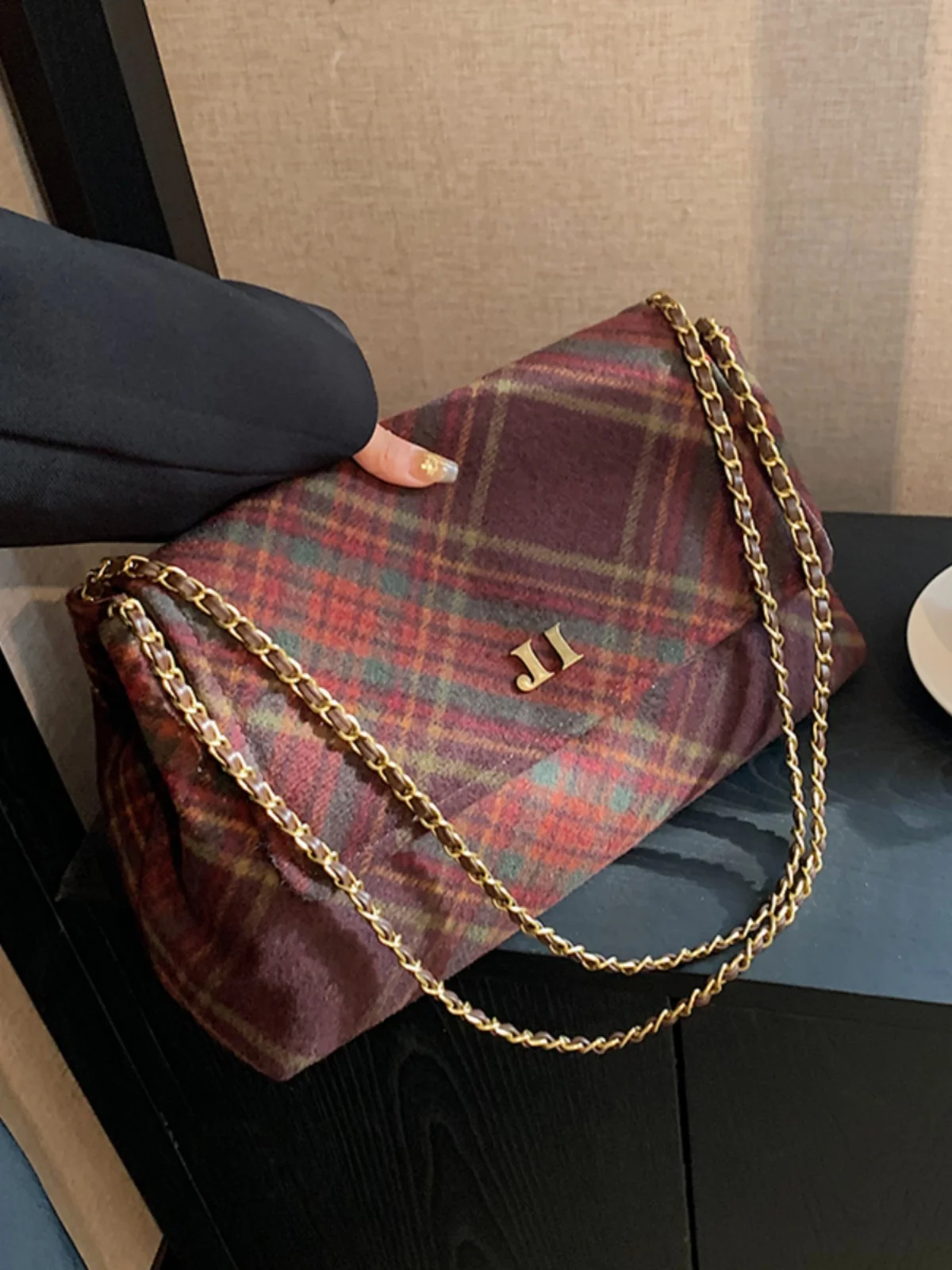 Autumn/winter Large-capacity Woolen Bag For Women 2023 New Popular Chain Crossbody Bag Fashionable Lattice Shoulder Bag