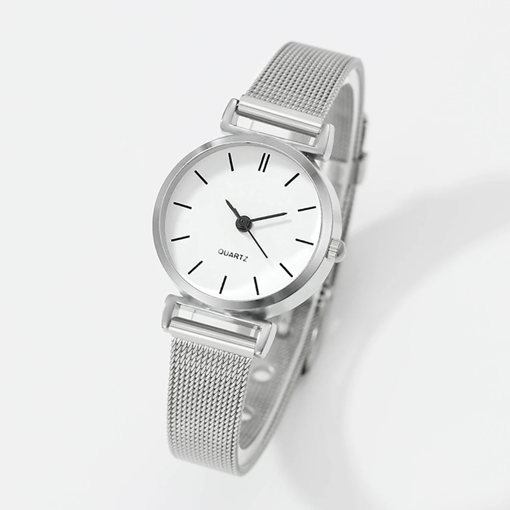 Women's Casual Quartz Watch Women's Fashion round Hands Quartz Watch