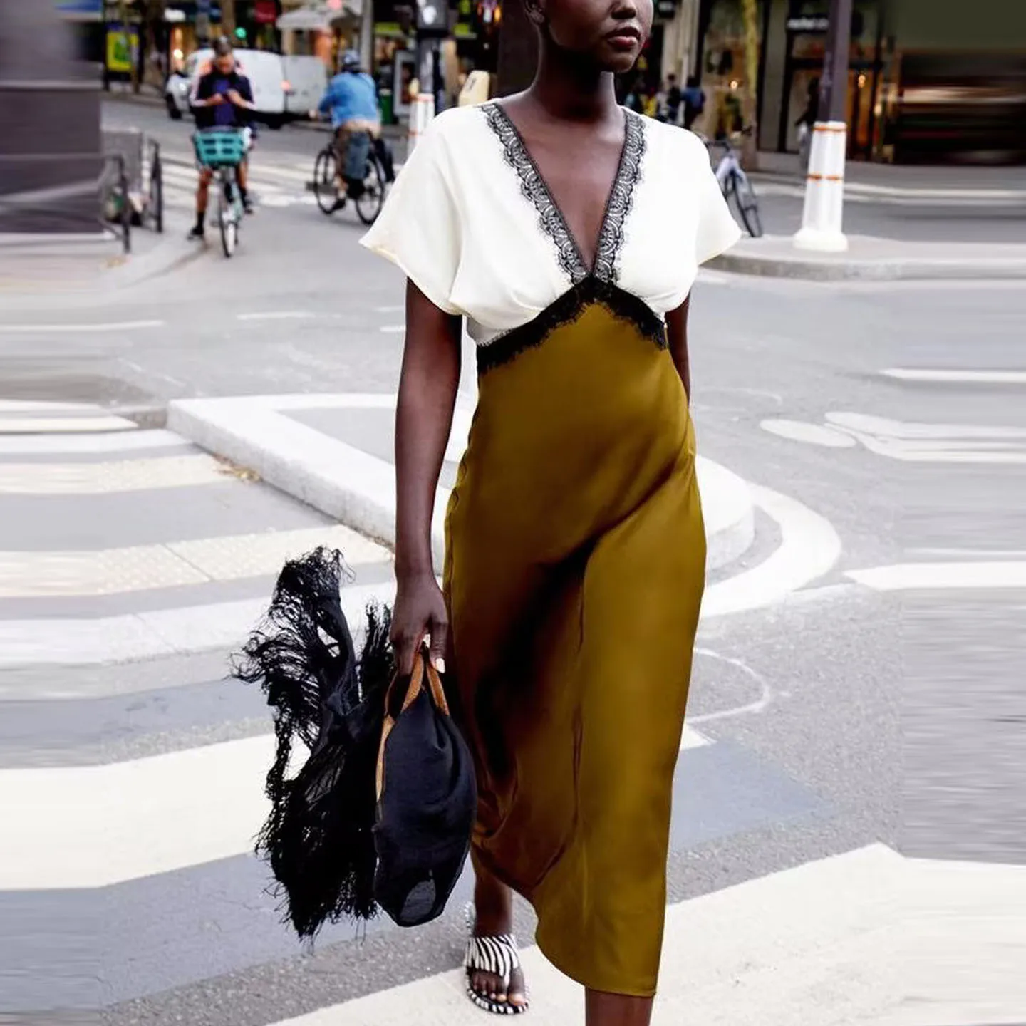 Z 2025 가을 신상 여성 패션 배색 레이스 실크 새틴 느낌 드레스 반팔 데일리룩 중국산