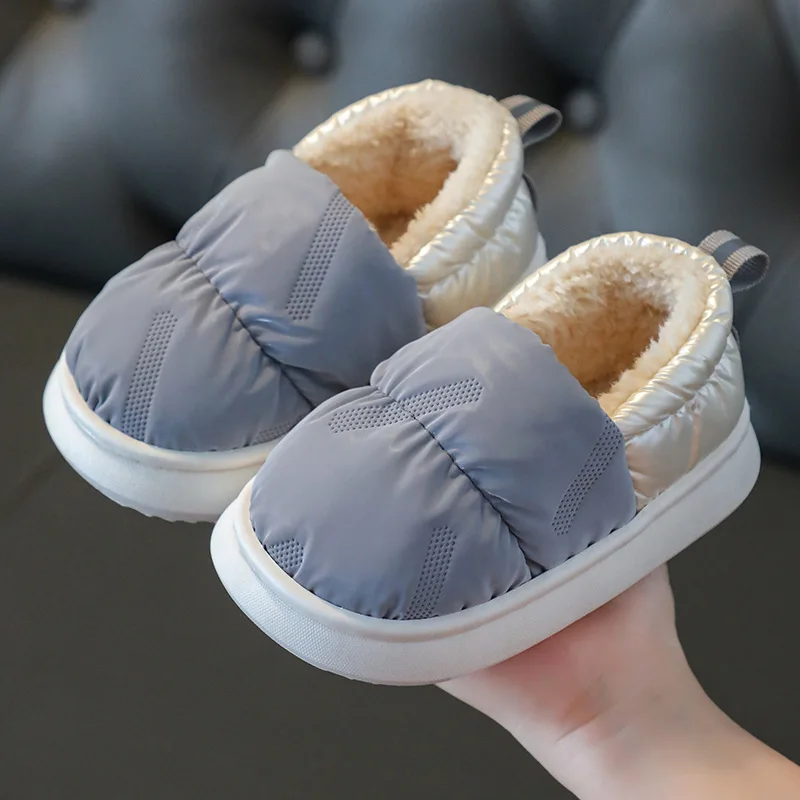 Winter Cotton Shoes Children Boys and Girls Antiskid Warm Down Cloth Waterproof Baby Shoes Home Cotton Slippers أحذية غير رسمية