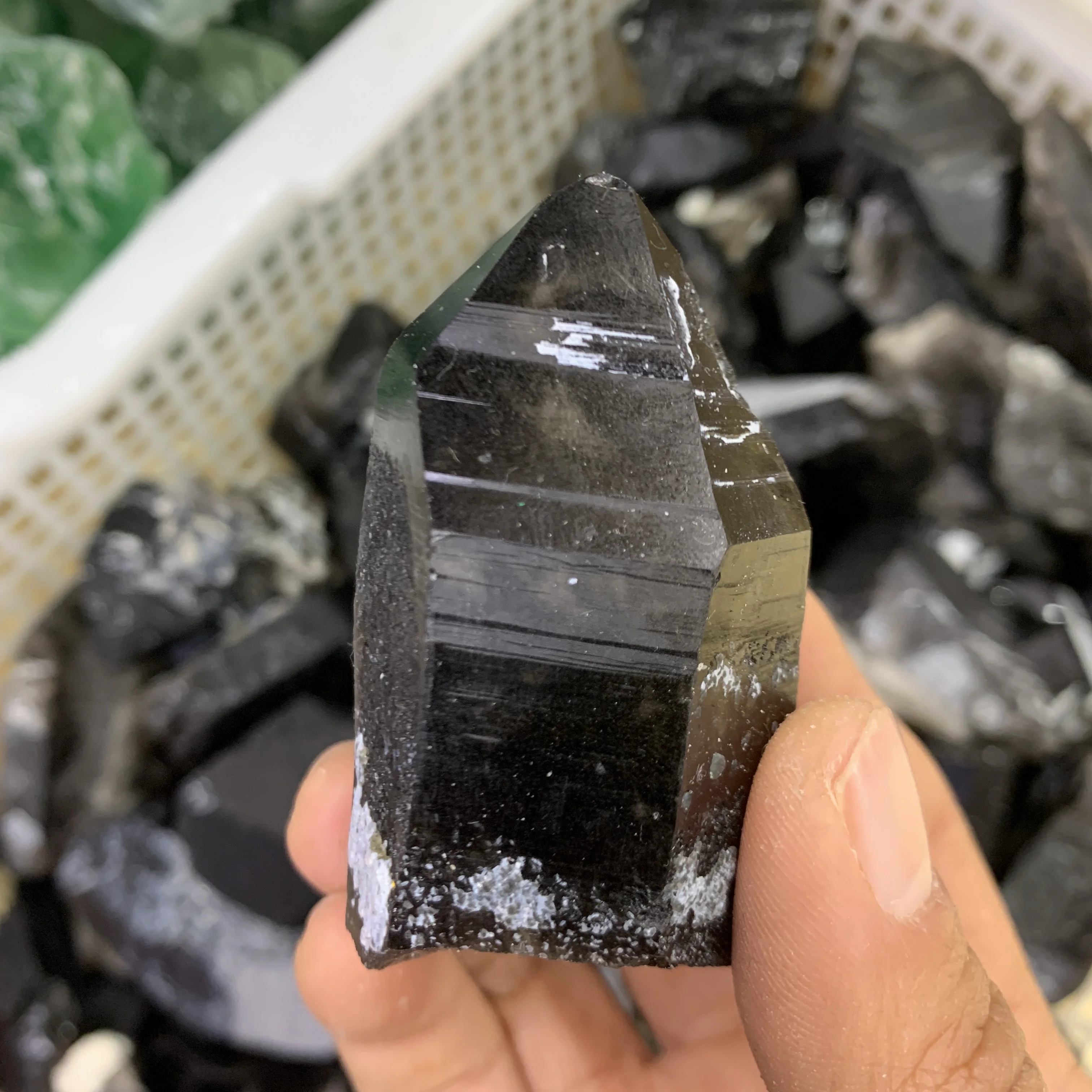 

Образец натурального черного кварца, 100 г