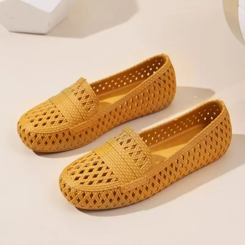 Women's Summer New Baotou Hollow Out Flat Sole Beach Sandals Soft Sole Non Slip Slip-On Lightweight Cave Shoes Wading Shoes
