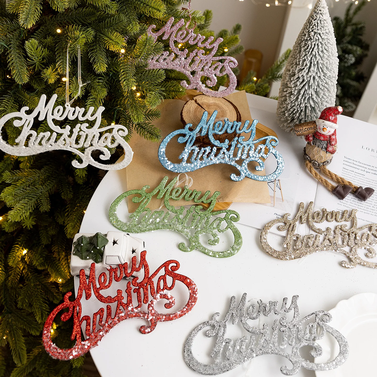 

2 Pieces of Hot-Selling Christmas Letter Ornaments Merry Christmas Hanging Signs Creative Wreath DIY Christmas Tree Ornaments