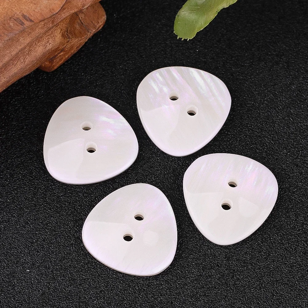 4pcs Pearl White Triangle Button High-grade Fashion Irregular Shaped Button Female Button Resin Color Imitation Shell Buckle