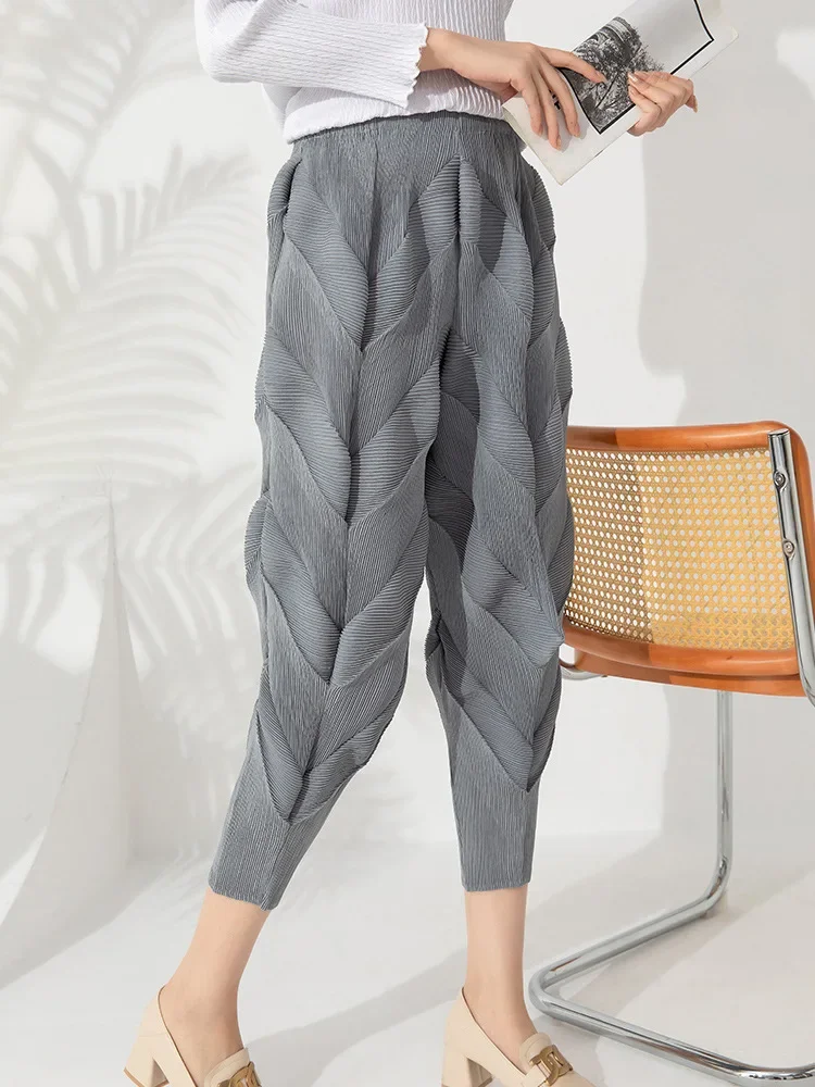 Miyake Pleated Casual Pants 2023 New Autumn Fashion Harem Nine-point Pants Women\'s High Waist Loose Versatile Twist Pants