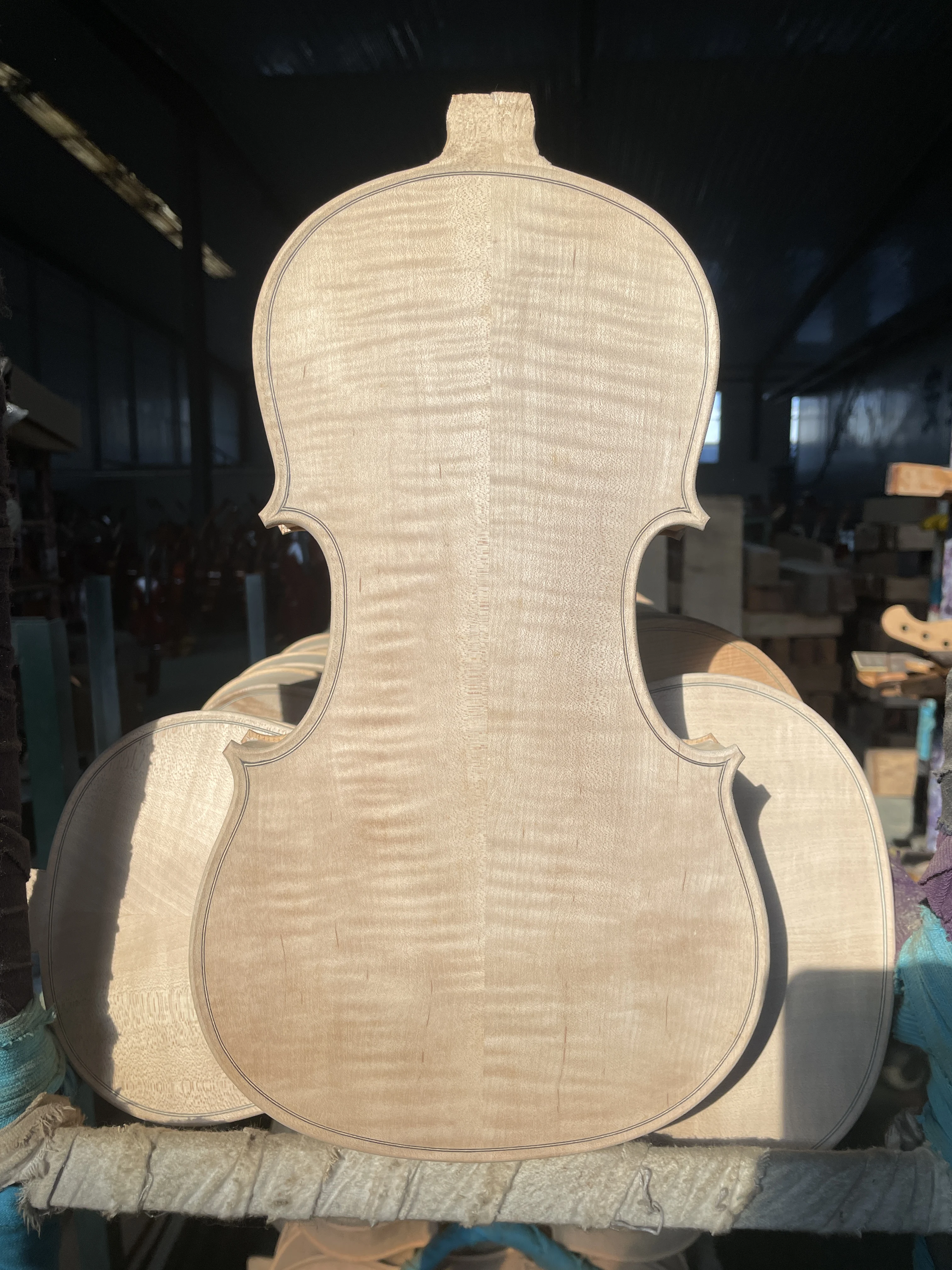 

White Violin Box, All Stained, 4/4 Stained Violin Body, Upper Part Made of European Maple and fir