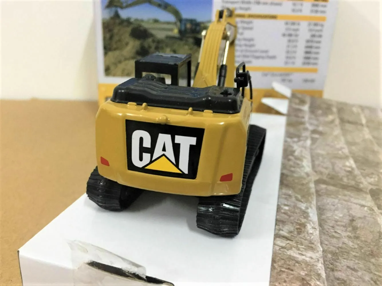 320F L Hydraulic Excavator 1:64 Scale Metal Model By Diecast Masters DM85690