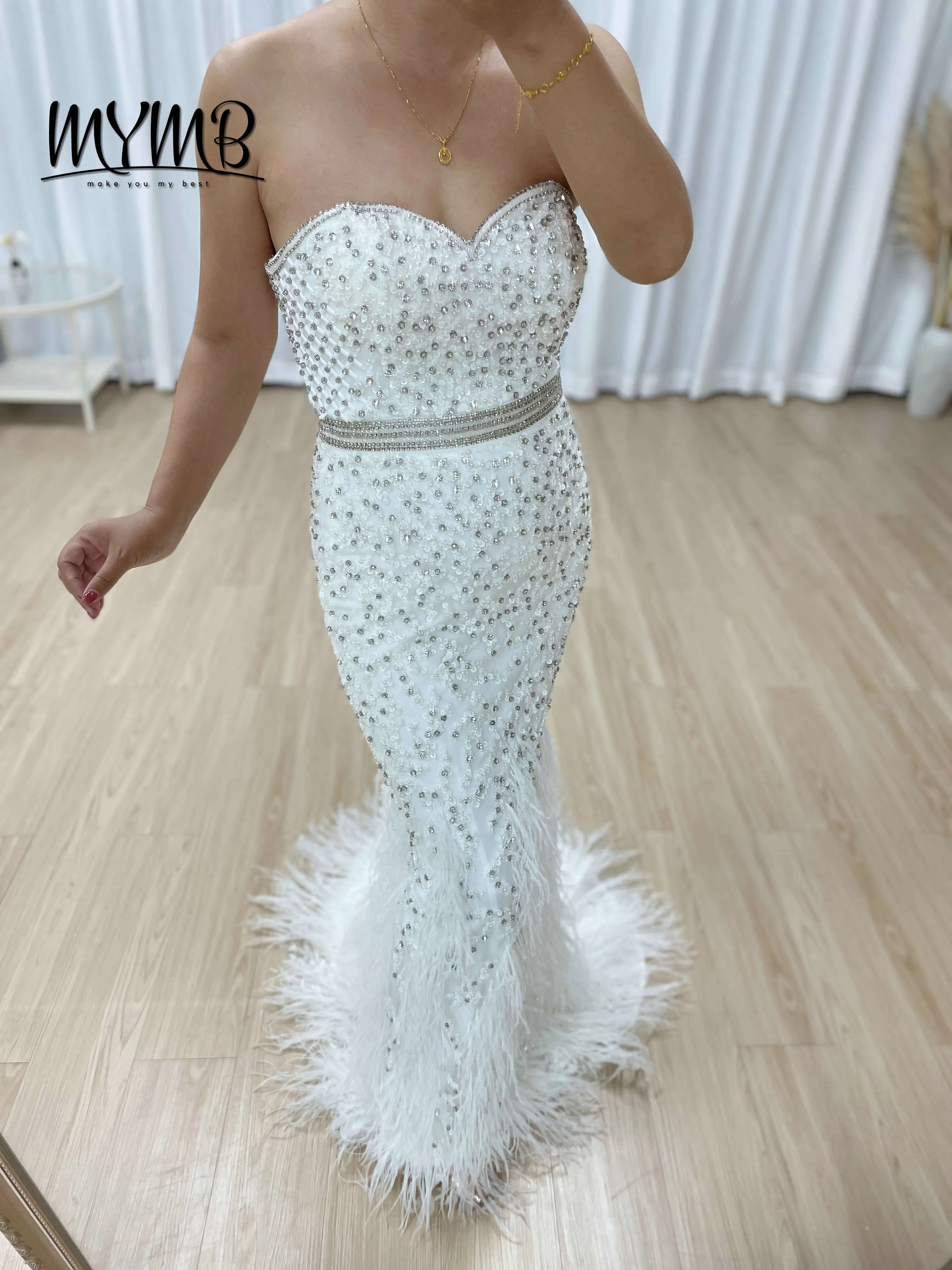 MYMB Stijlvolle strapless luxe handgemaakte kralen diamant witte veren onderkant verfraaid avondjurk voor formele gelegenheden MB40397