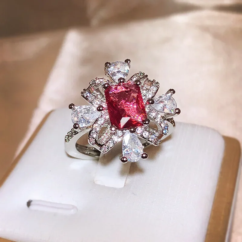 

Fashion Female Red Crystal Ring Charm 925 Sterling Silver Thin Wedding Rings for Women Dainty Bride Flower Zircon Open Ring