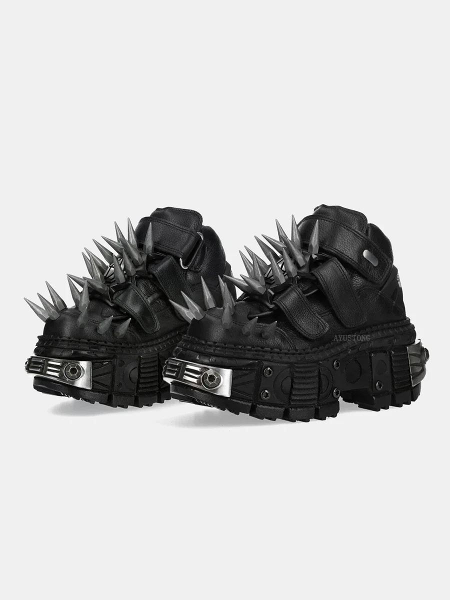 

2025 Heavy Metal Retro Platform Dark Rock Locomotive Men's and Women's Old Spike Heightening Punk Style Muffin Shoes