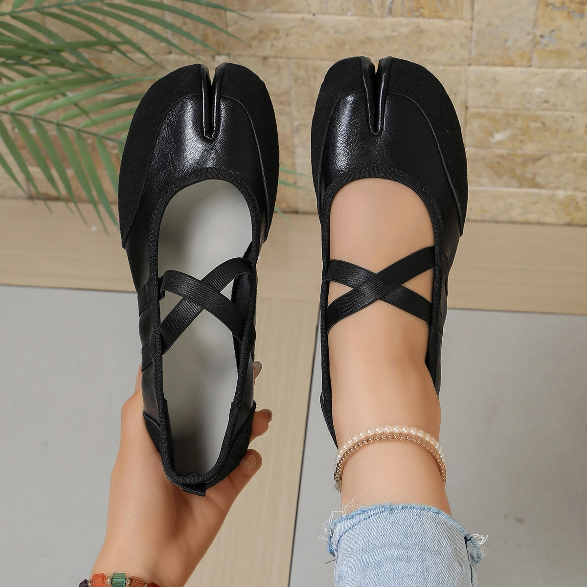Flache Schuhe mit Kreuzriemen für Damen, lässiges Modedesign, Mary Jane Schuh, Slip-on, geteilte Zehenpartie, Ballett-Trainer, Sommer 2026, elegant, neu – Detail 36