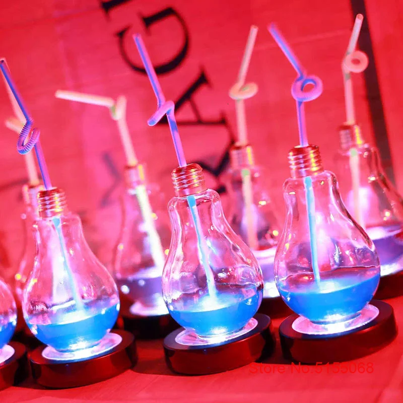 Popular Creative Lamp Bulb Straw Cocktail Glass For Bar Portable Lamp Globe Cooler Bottle With Lid Cold Drinks Bubble Tea Cups