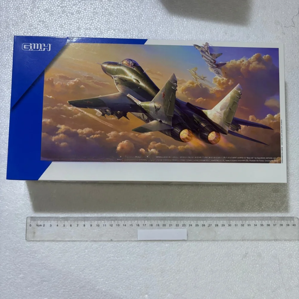 

Комплект масштабной модели самолета в сборе L7212, масштаб 1:72 Mig-29 Fulcrum, 9–12 конец, хобби Great Wall