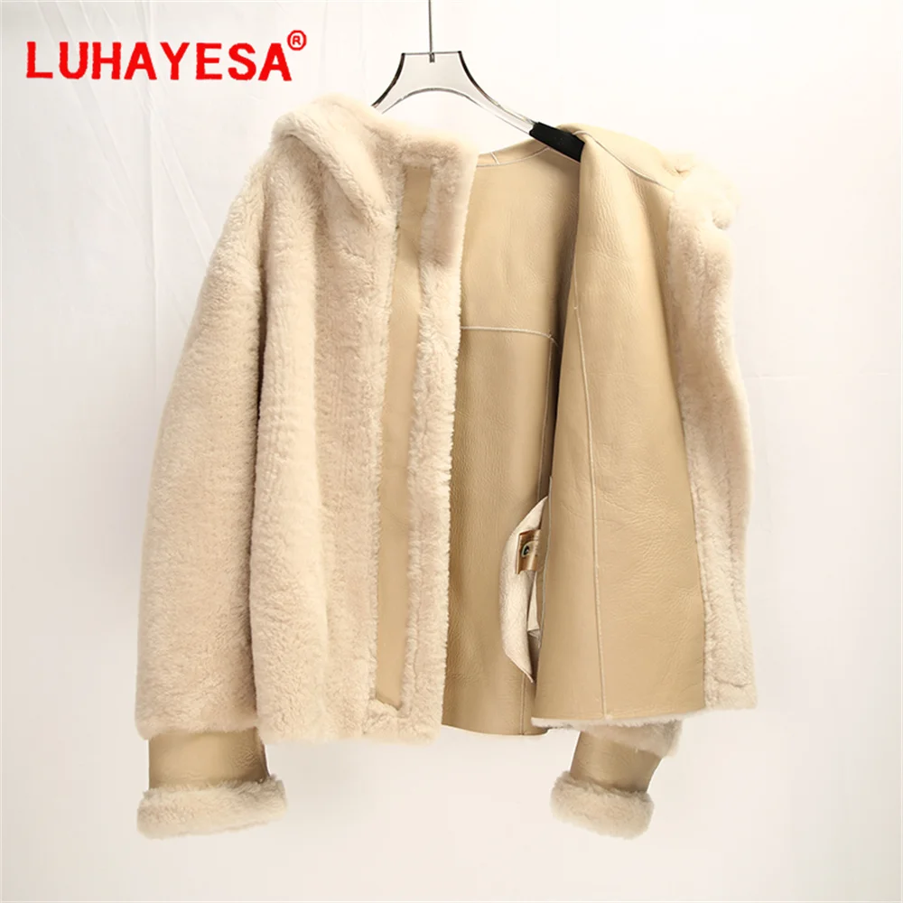 เพียง L ขนาด 2024 สองด้านสวมใส่ Hooded Thicken Merino Sheepskin Lamb FUR Shearling เสื้อผู้หญิงสบายๆทุกวันเสื้อขนสัตว์จริง