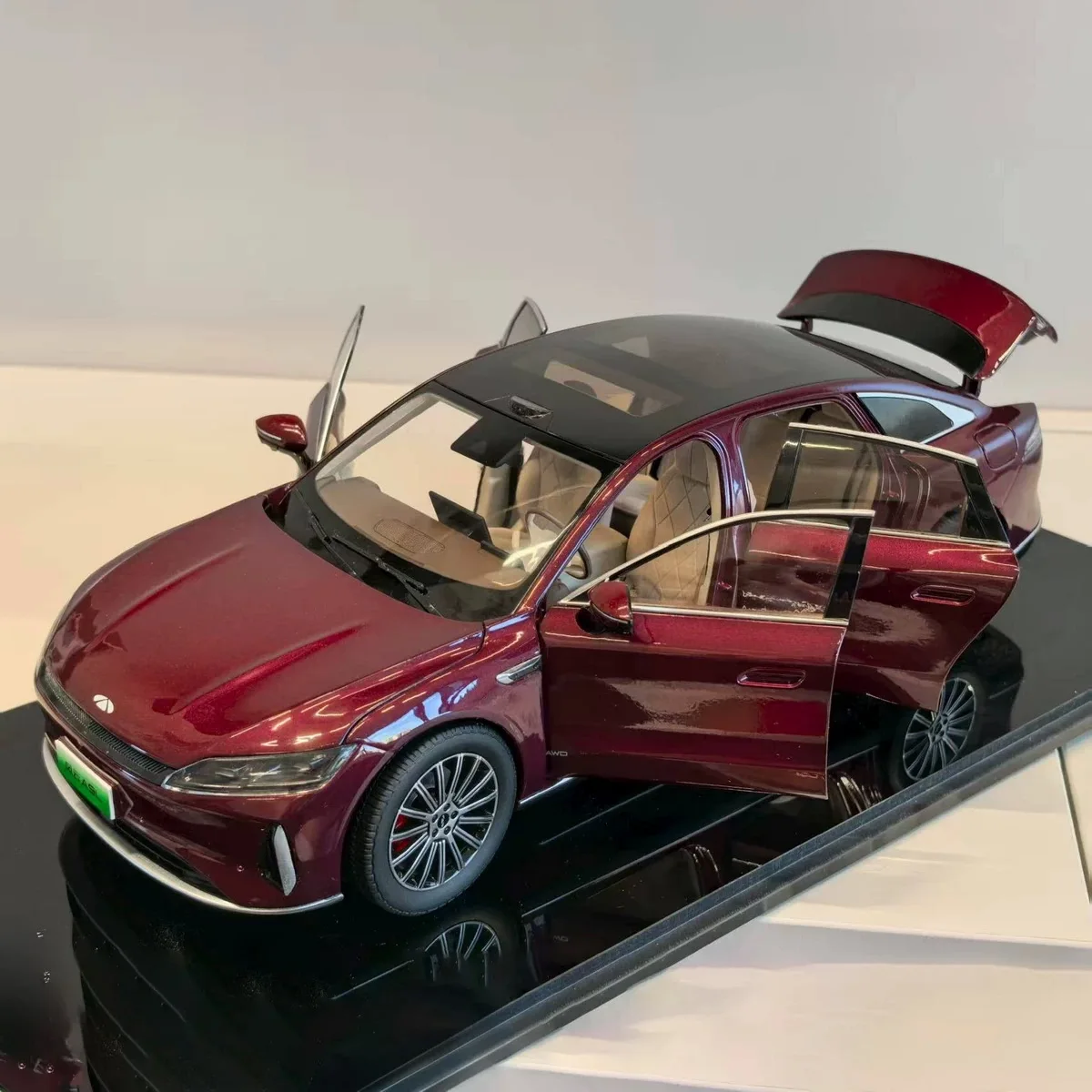 Exlantix ET8 Desktop Decoration,Fulwin A9L Die-cast Alloy Micromodel，Chery Fengyun Metal Car Model,Adult Gift,Rose Red,A9,1:18