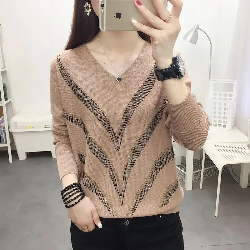 Fashion V-Neck Knitted Spliced All-match Diamonds Sweater Women's Clothing 2022 Autumn New Casual Pullovers Loose Korean Tops