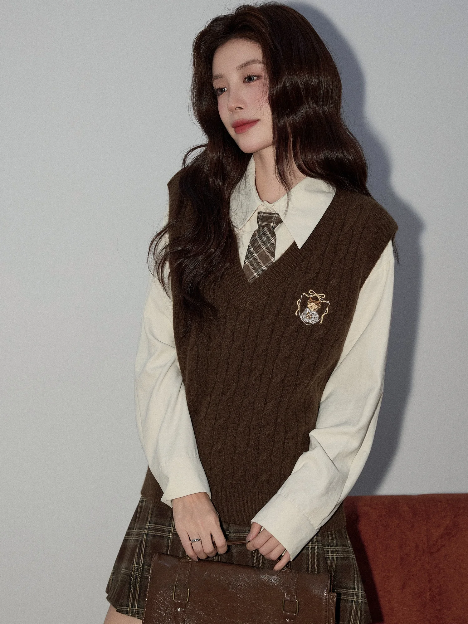 

Комплект из двух предметов: вязаный жилет и топ Mii Xiao Ke College Sle для женщин, осенне-зимний, облегающий, для многослойных образов, модный, теплый.