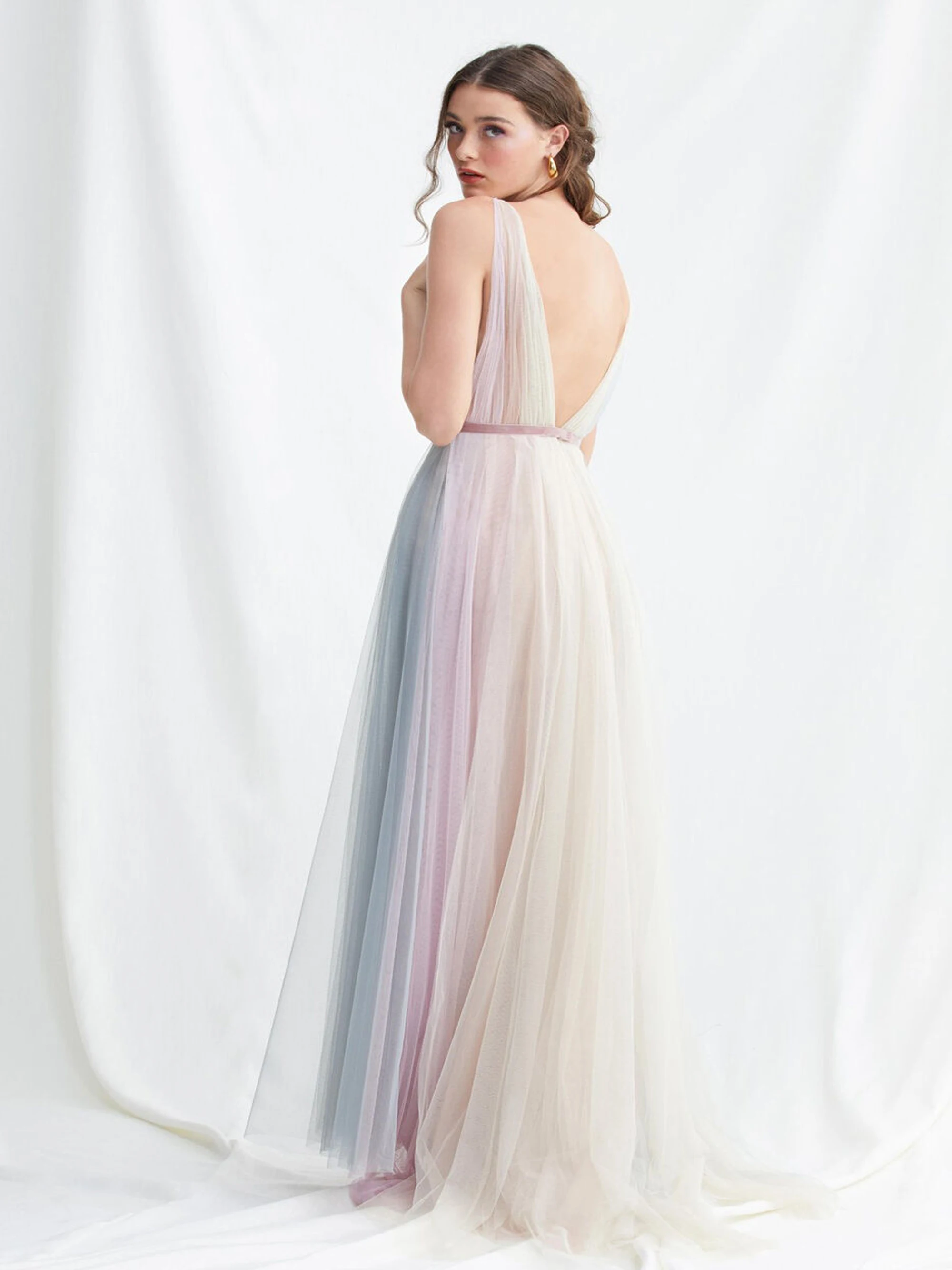 Abito da sposa con scollo a V profondo con cinturino per spaghetti Backless Profondo scollo a V Abito da sposa in tulle A-Line Boho vestido de novia 2025 Personalizzato Abito da sposa a scollo in V Cinturina Spaghetti