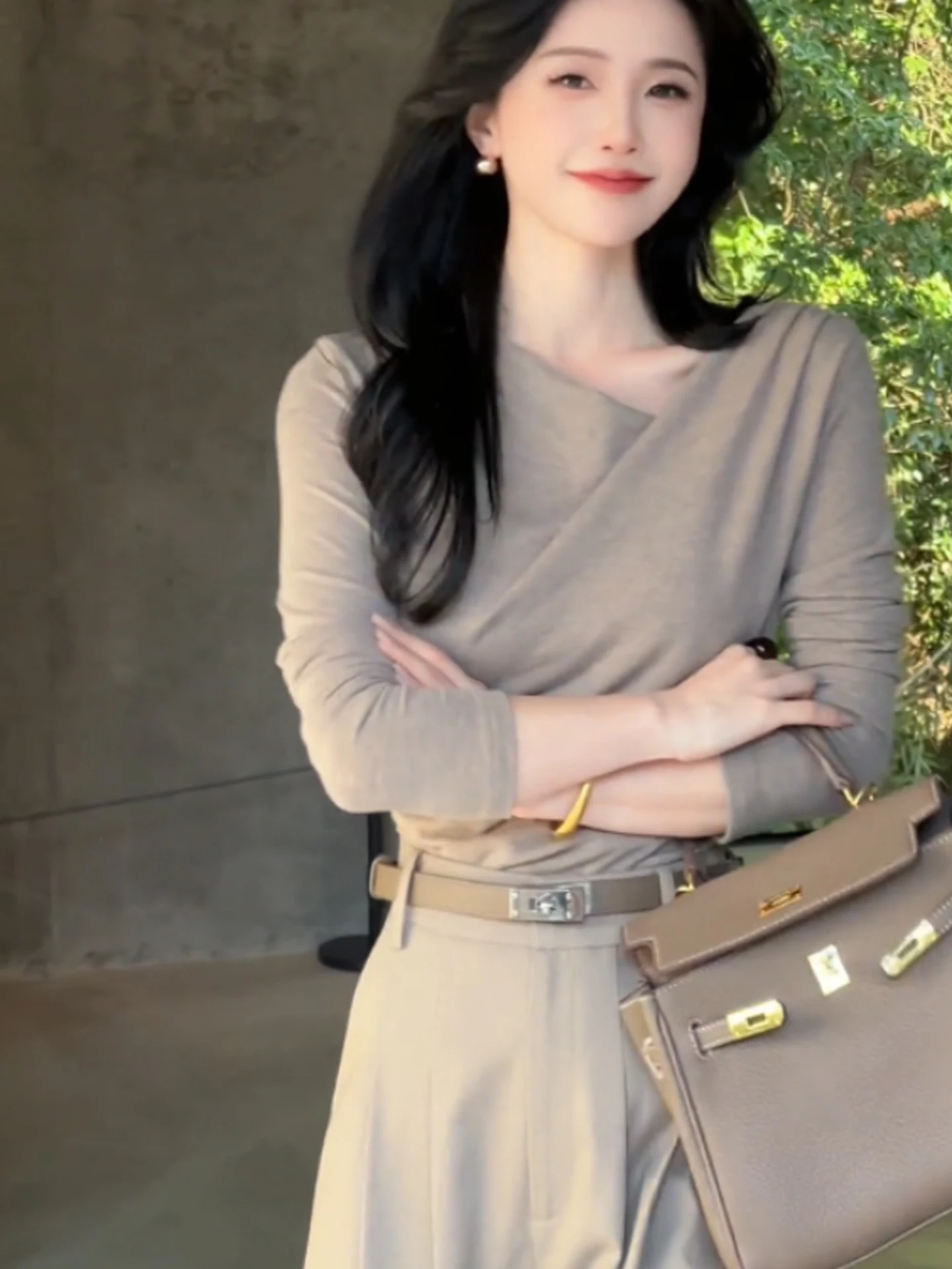 

Retro Comfortable Long Sve Dstring T-irt Women's Faionable Pure Color Slimming Top for Autumn Commute Sle