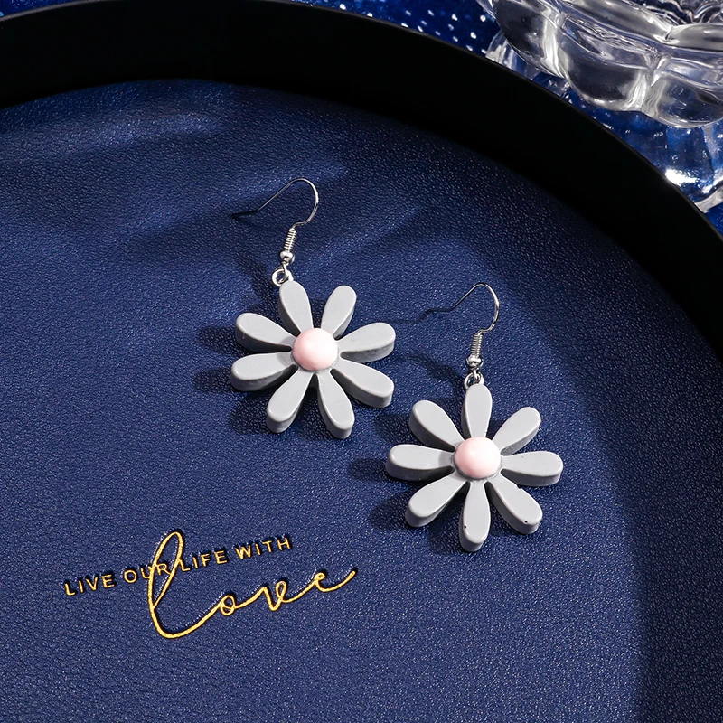 Aihua Süßigkeiten Farbe Harz Gänseblümchen Blumen Ohrringe koreanische Mode baumelt Ohrring für Frauen Mädchen Schmuck Geschenke – Detail 5