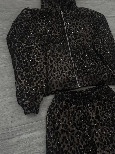 Imagen 2 del producto Conjunto de Sudadera con Cremallera y Estampado de Leopardo con Pedrería y Pantalones de Pierna Ancha para Mujer 2026, Ajuste Holgado, Estilo Y2K, Dos Piezas