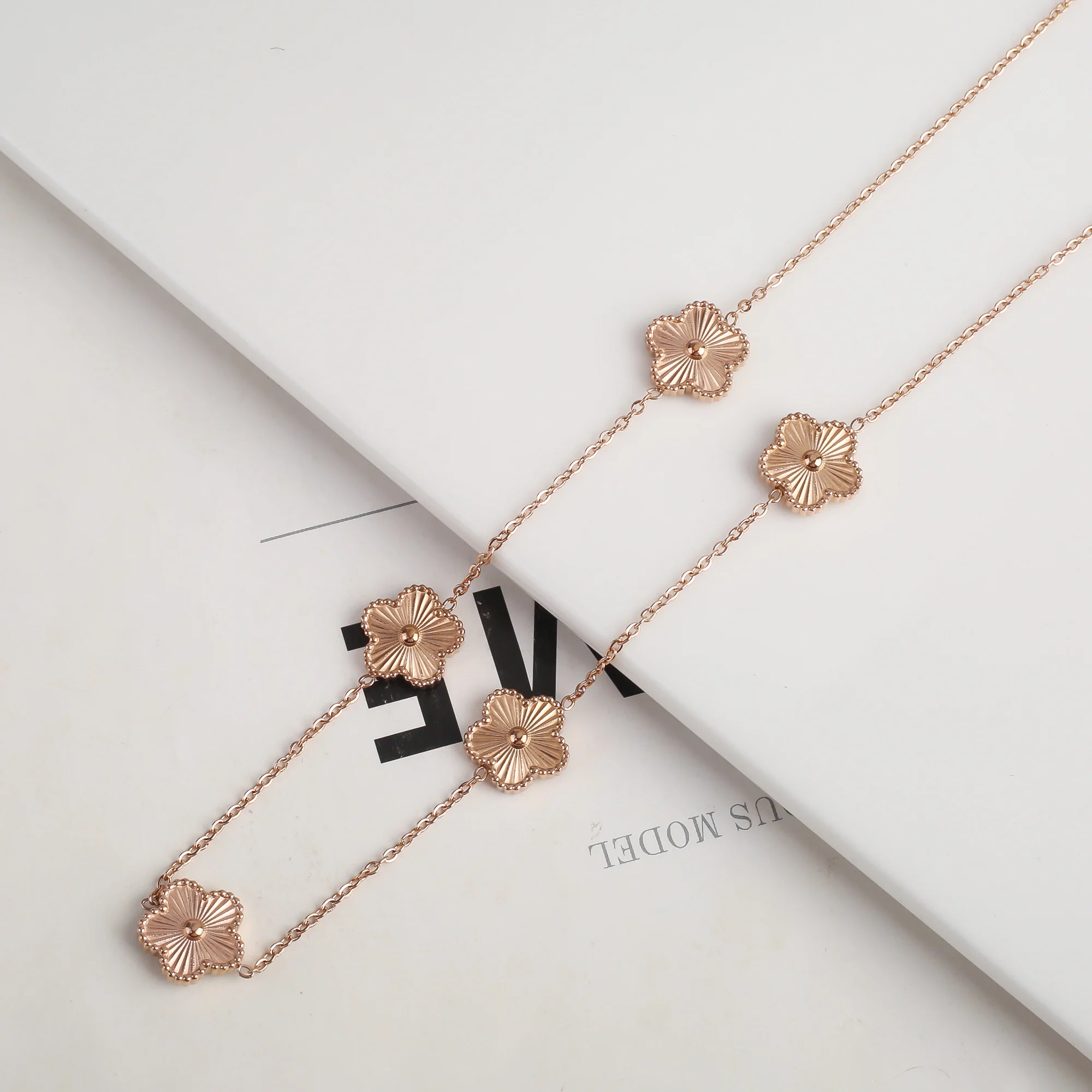 Women's High-Quality Plum Blossom Five Leaf Flower Bracelet Necklace