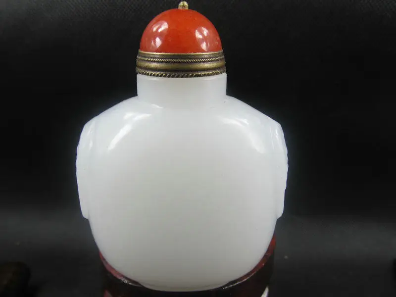 

Китайская идеальная форма 3,2 дюйма Бутылка для табака из нефрита