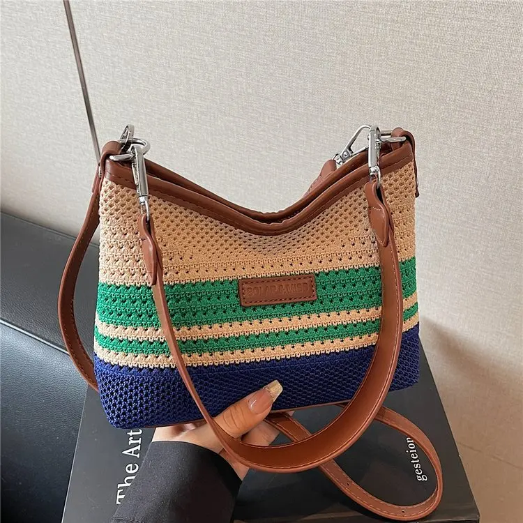 

Spacious Leather Tote Bag For Women Luxury Handbag Classic Elegant Shoulder Bag Messenger Style