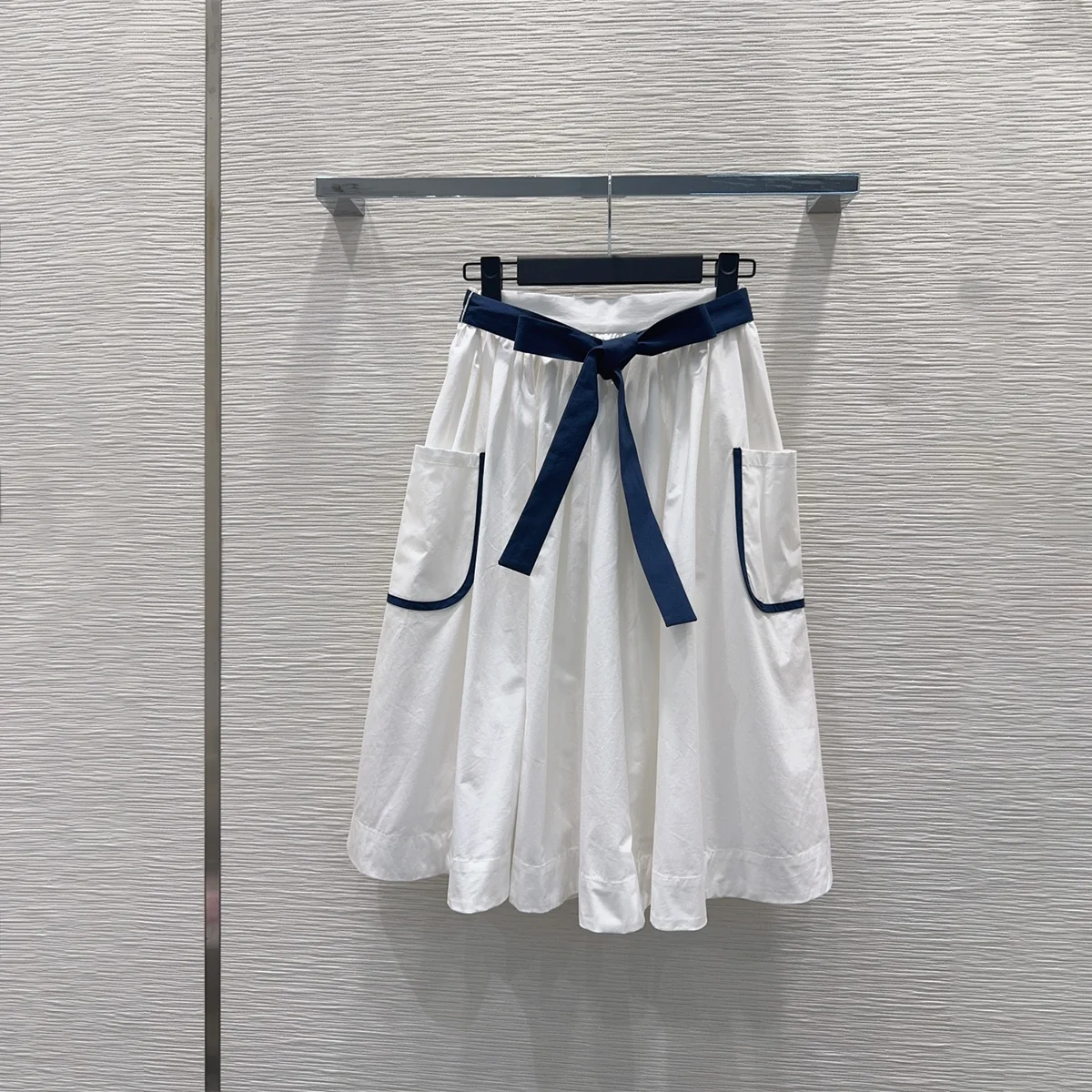 2026 High quality new women's clothing belt bow large pocket mid length A-line umbrella skirt--hb801