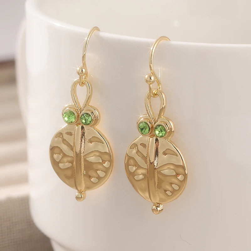 Glänzende, lässige, vergoldete Anhänger-Ohrringe für Damen, schlichte Ohrringe im Hofstil, modisches Schmuckzubehör für Bankette und Hochzeiten
