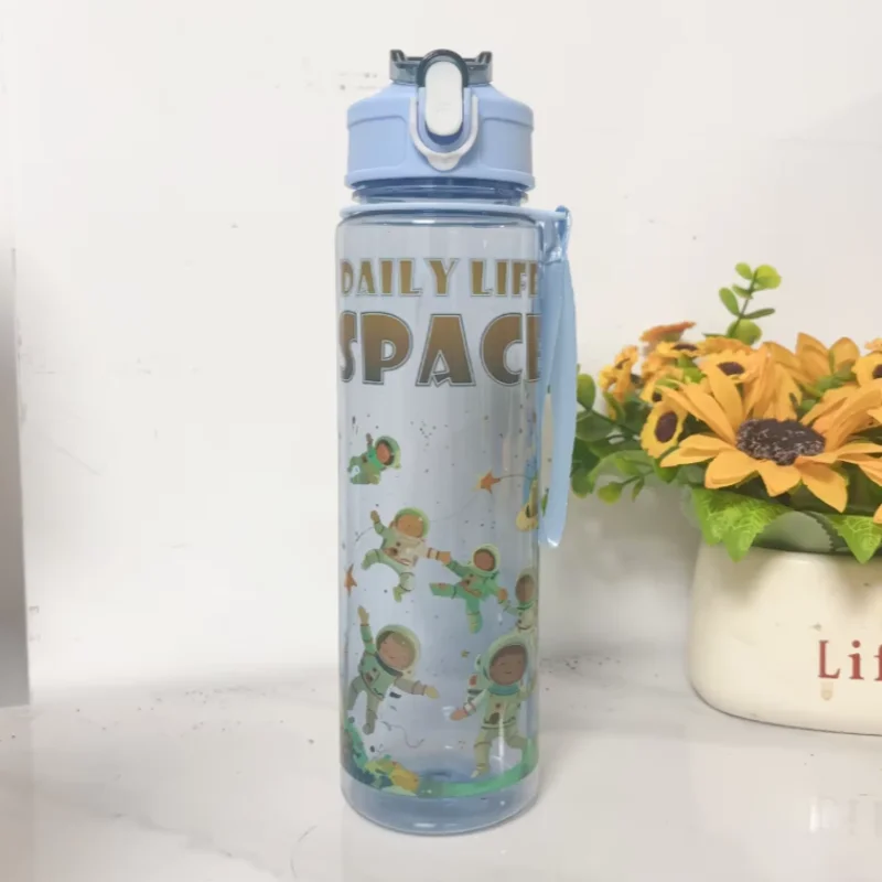 Moda 750ml Astronauta Tema Tazza d'acqua Cartone animato con cordino Tazza di paglia di plastica con cannuccia Bicchiere di plastica per bambini